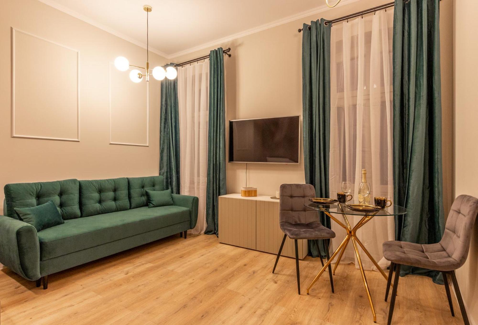 Chill Apartments Central Station Katowice Buitenkant foto